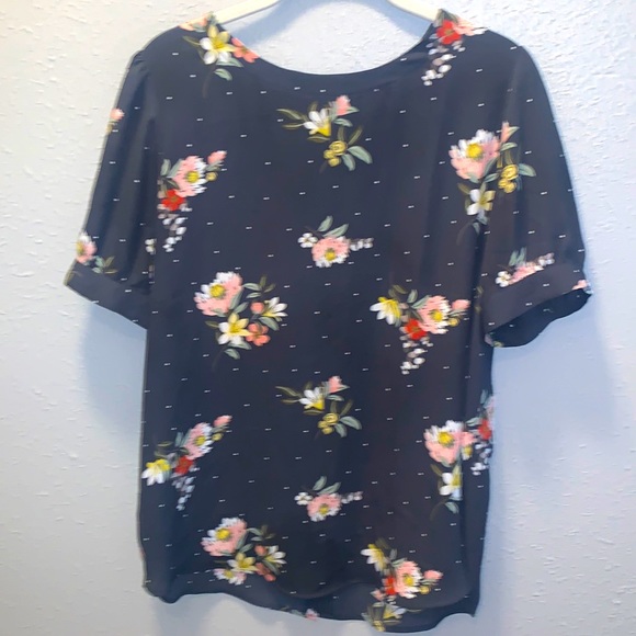 LOFT Tops - LOFT Top Blouse Gray Pink Floral Button Up Back Women Sz Med